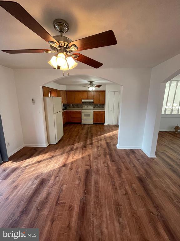 Building Photo - 397 Vesper Rd