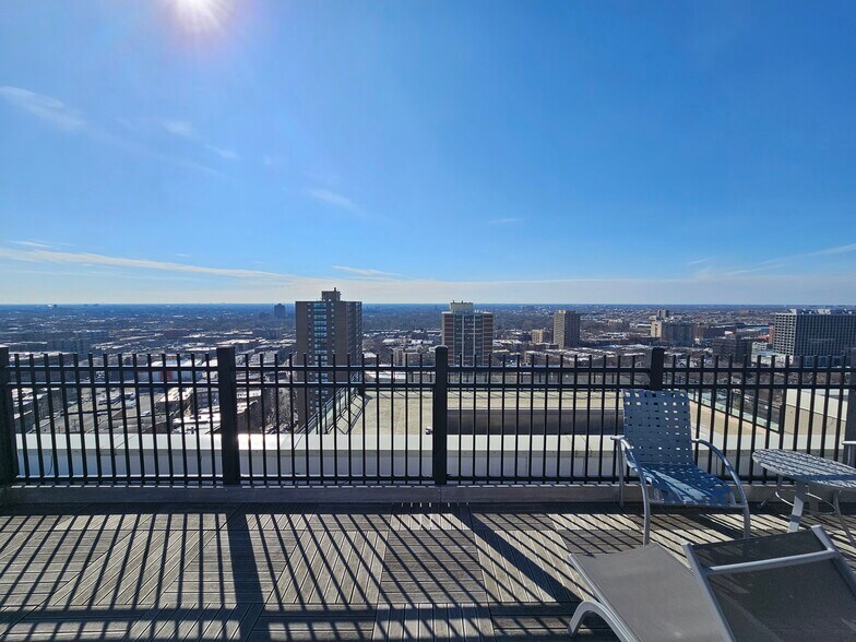 Building Photo - 720 W Gordon Terrace