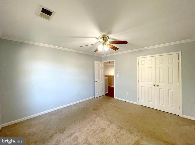 Building Photo - 20871 Freedom Run Dr