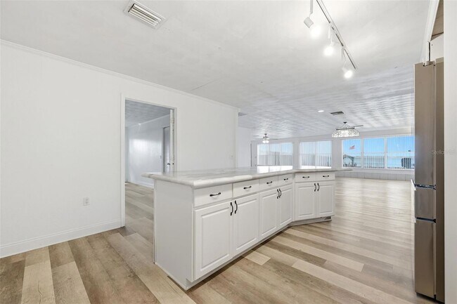 Building Photo - 6254 Alligator Lake Shore E