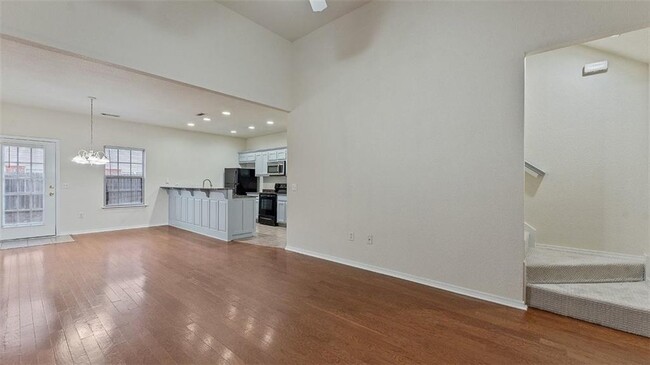 Building Photo - 3000 SW Windrift Ave