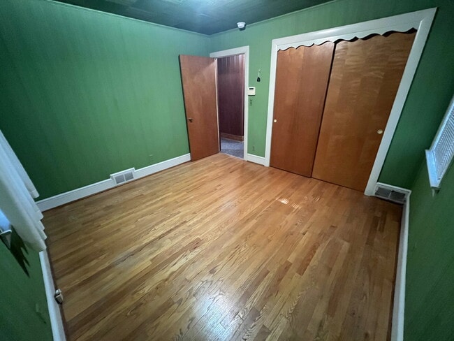 Building Photo - "Charming 3-Bedroom Retreat with Spacious Living in Colfax!"