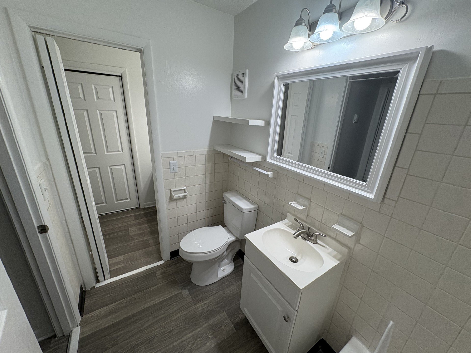 Building Photo - 1005 Hickory Hill Ln