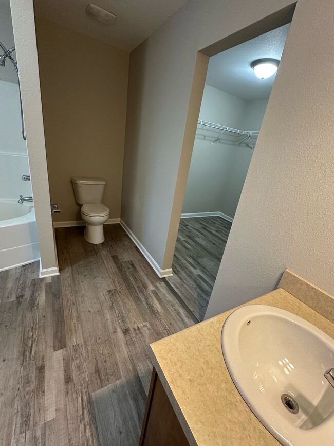 Building Photo - 16812 Wellhouse Dr