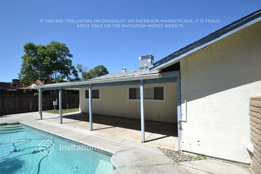 Building Photo - 1542 Claremont Dr