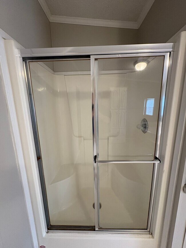 Building Photo - For Rent