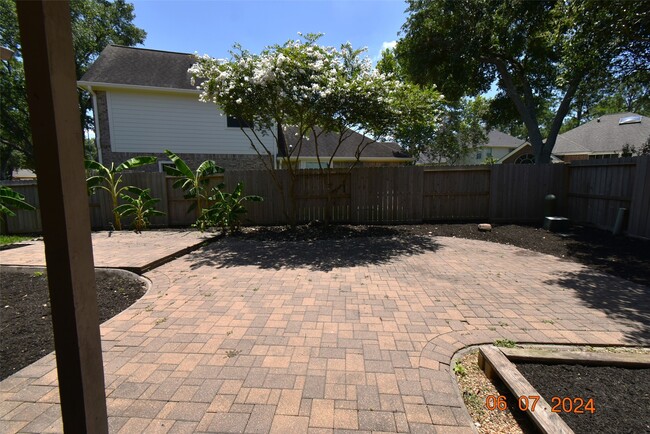 Building Photo - 1626 Diamond Brook Dr