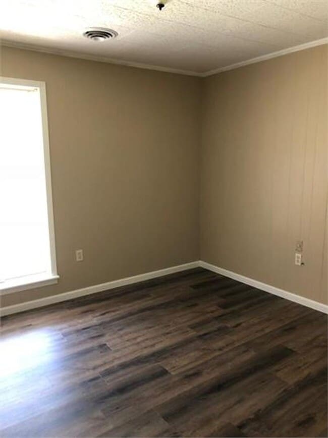 Building Photo - 3-bedroom, 2-bathroom home in Houma