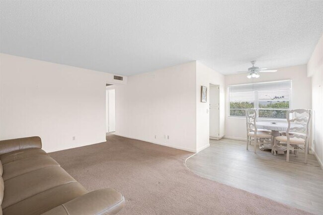 Building Photo - 29 Preston Way