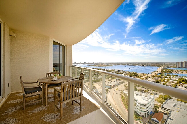 Building Photo - 2700 N Ocean Dr