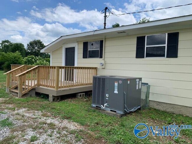 Building Photo - 2137 County Lake Rd