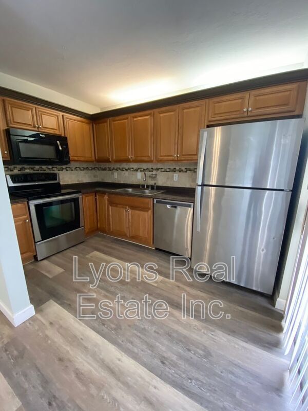 Building Photo - 1667 Park Meadows Dr