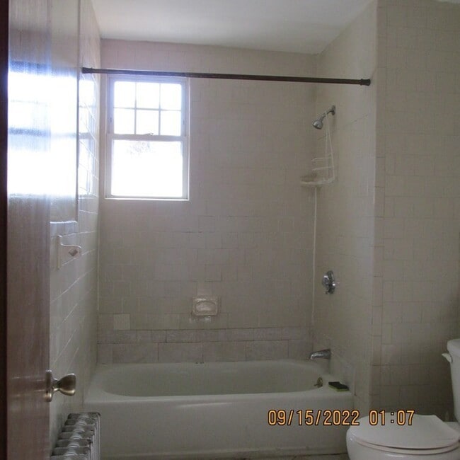 Building Photo - 531 Norwest Dr