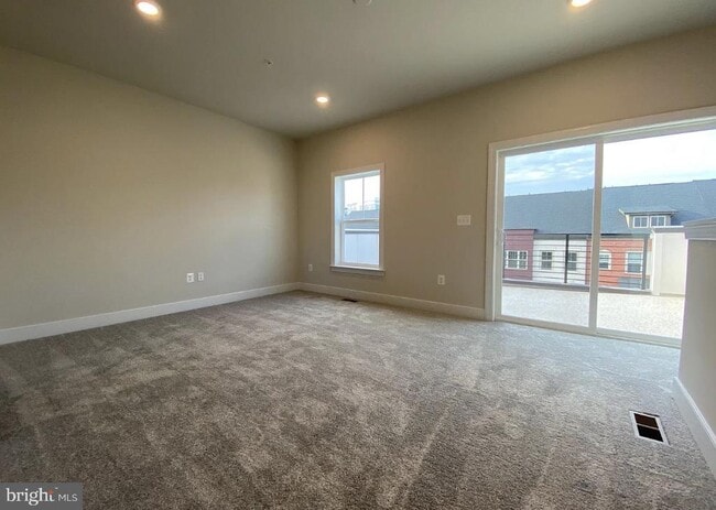 Building Photo - 136 Bleeker Pl