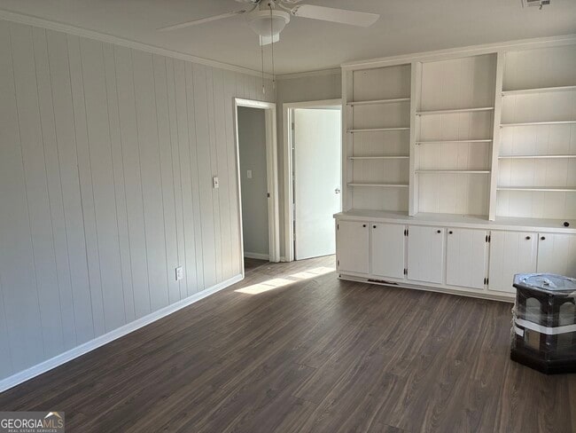 Building Photo - 3992 Maplewood Dr