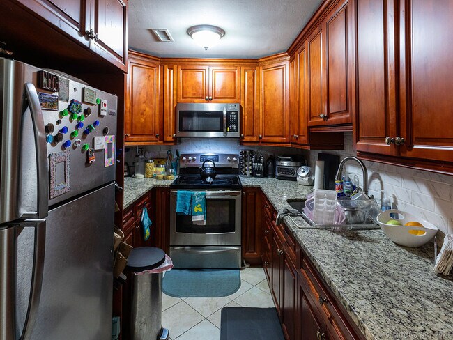 Building Photo - 309 Ely Ave
