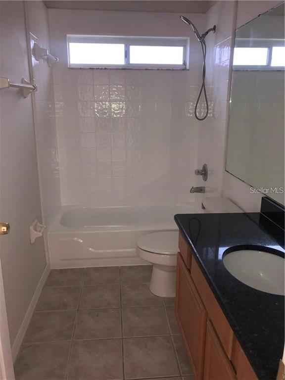 Building Photo - 1749 Golfview Dr