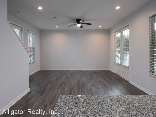 Building Photo - 4 br, 4 bath House - 608 SW 5th Terrace