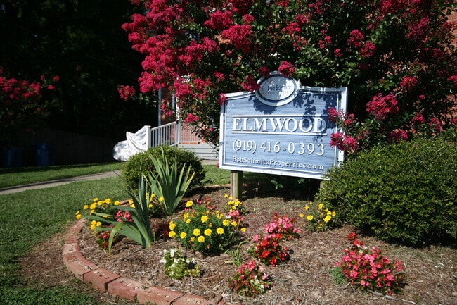 Building Photo - Adorable Lakewood Duplex with W/D and Carport
