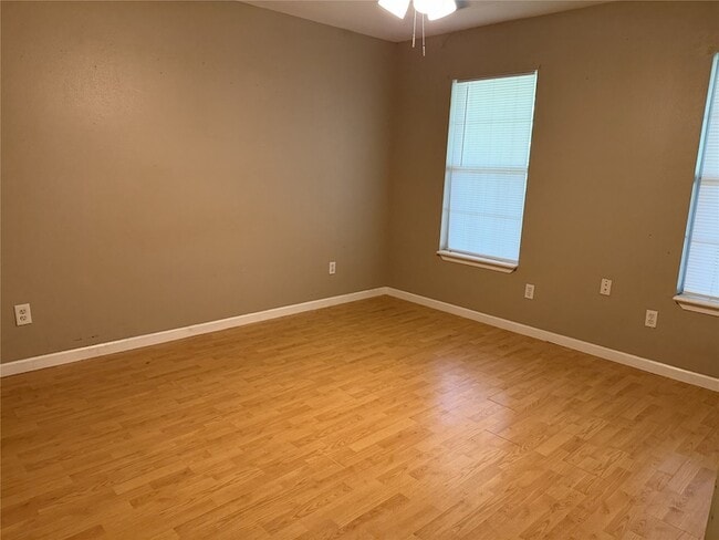 Building Photo - 6005 Beech Dr