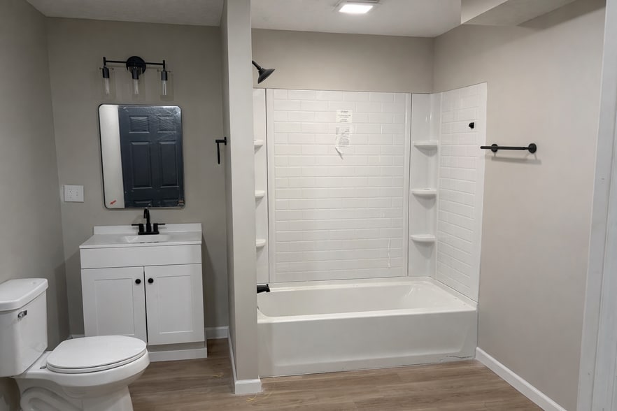 Building Photo - 309 Morton Ave