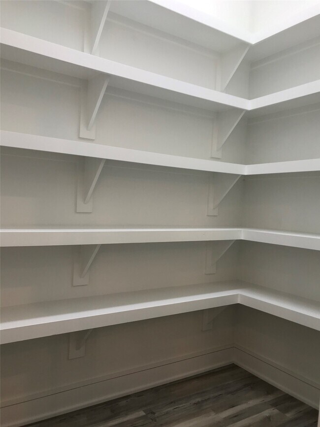 Building Photo - 1111 Edwards St