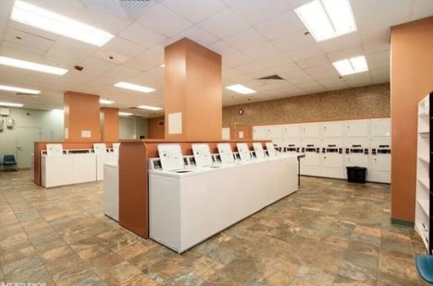 Building Photo - 211 E Ohio St