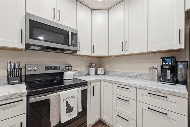 Building Photo - 1434 S Euclid Ave