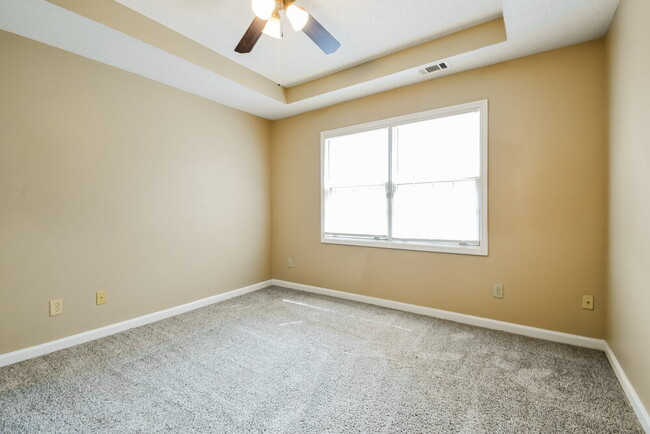 Building Photo - 3330 Salem Cove Dr