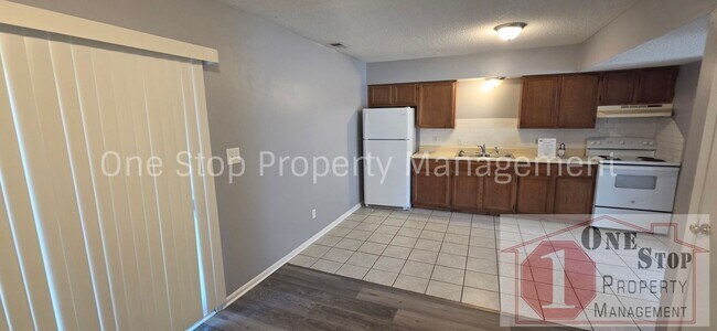 Building Photo - 508 E Kansas Ave