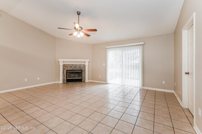 Building Photo - 12484 N Windy Willows Dr