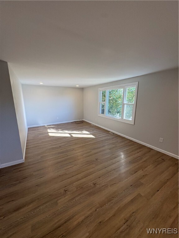 Building Photo - 862 Falcon Dr