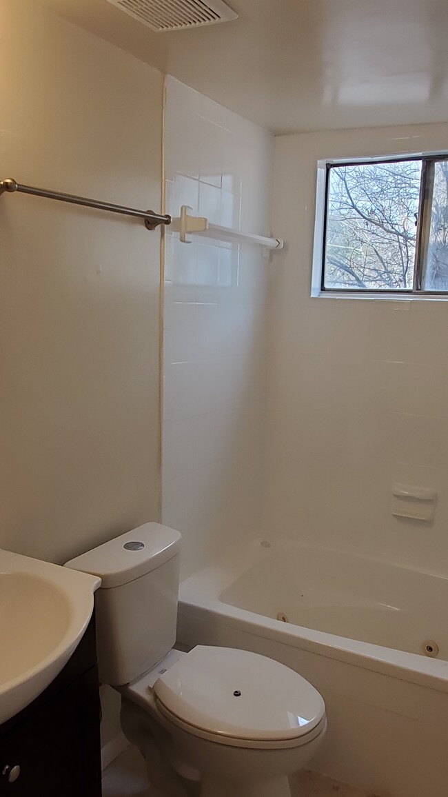 Building Photo - 7700 Arehart Dr