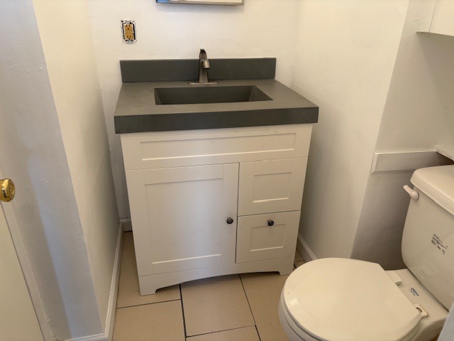 Building Photo - 1203 E 6th St