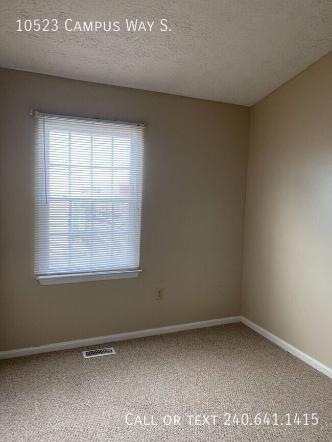 Building Photo - 10523 Campus Way S