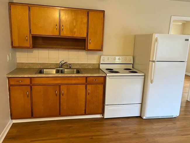 Building Photo - 2350 Rolfe St