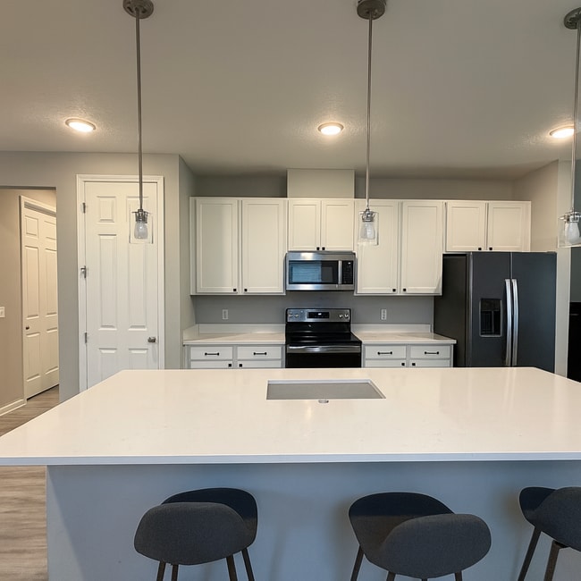 Building Photo - Spacious & Modern Layout – Perfect for Ent...