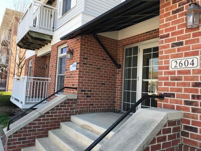 Building Photo - 2604 Stange Rd