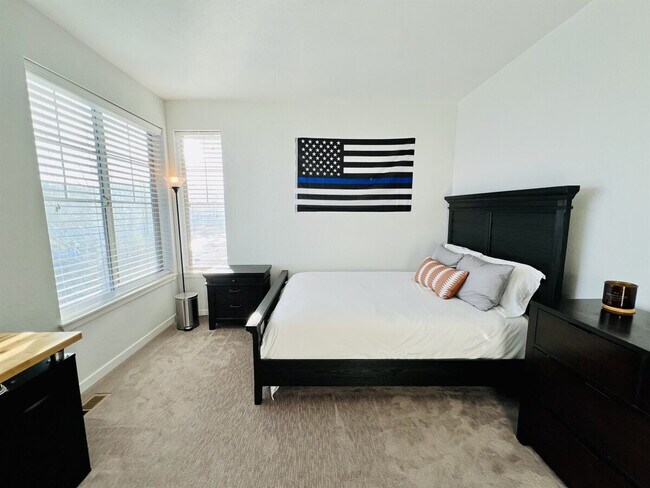 Building Photo - 15557 W 95th Ave