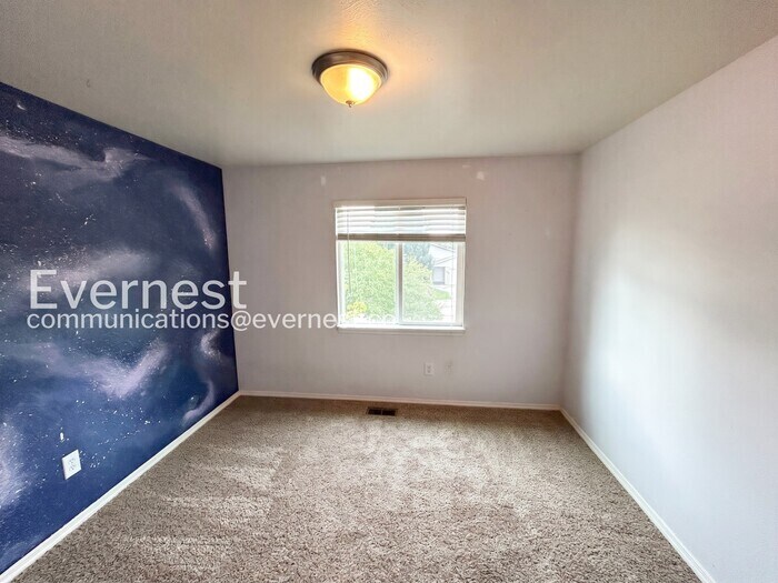 Building Photo - 5550 Lantana Cir