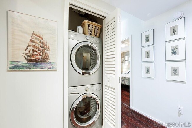 Building Photo - 350 Eleventh Ave