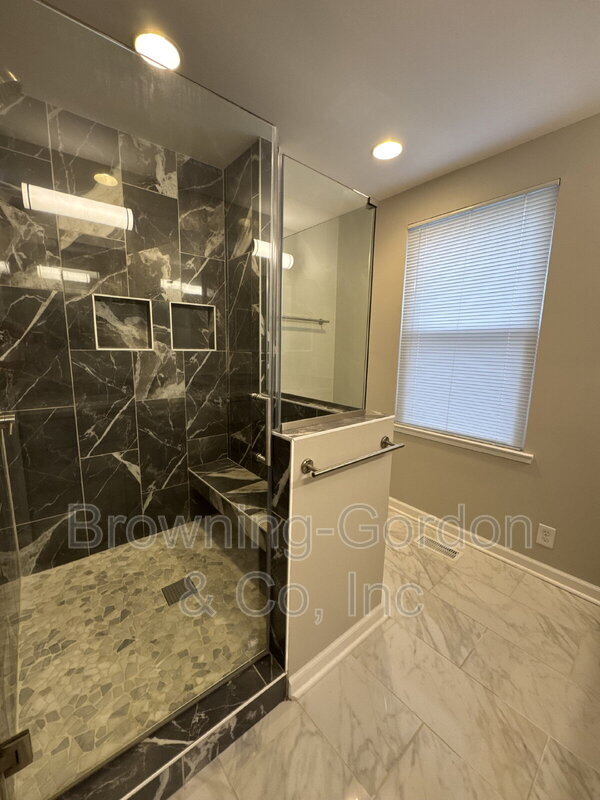 Building Photo - 5817 Carl Pl