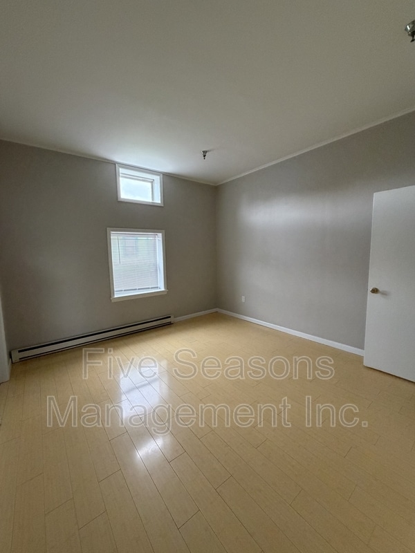 Building Photo - 194 North St