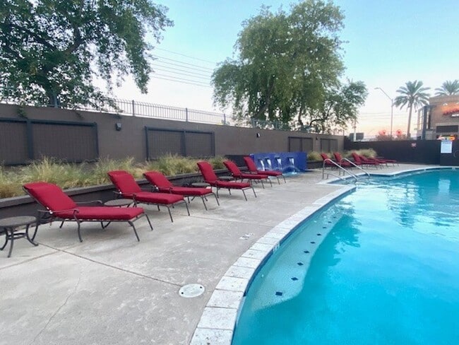 Building Photo - Downtown Phoenix