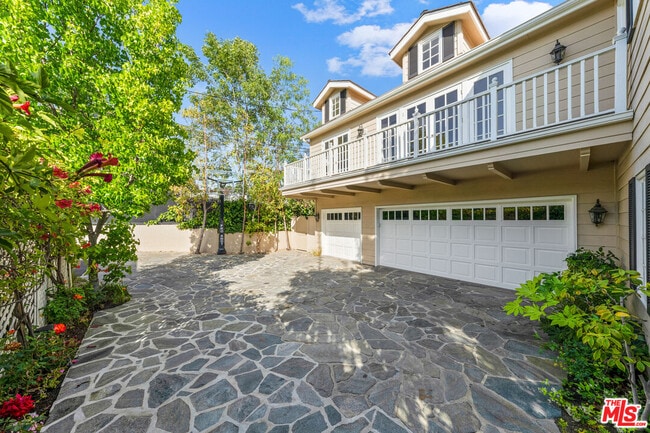 Building Photo - 515 S Westgate Ave