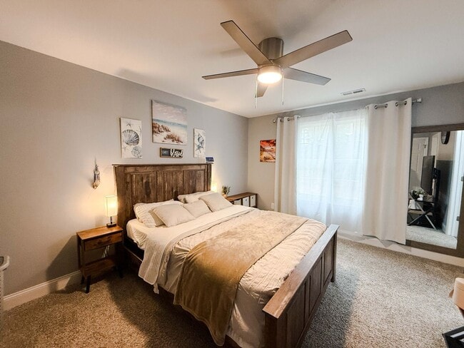 Building Photo - 7019 Laurinburg Rd