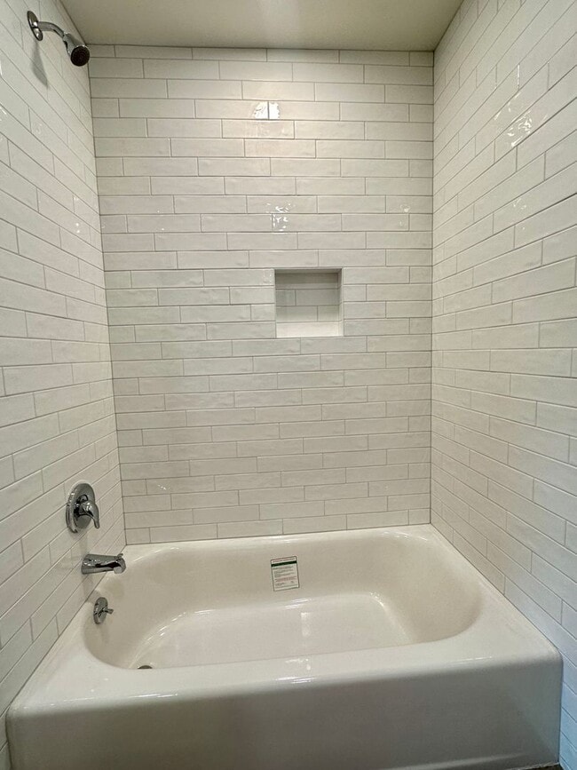 Building Photo - Beautifully Remodeled Unit on the East Side of Santa Barbara