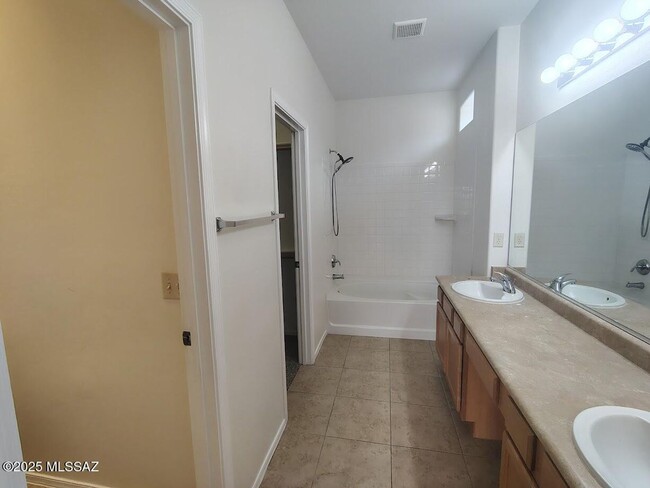 Building Photo - 77 E Calle Trona
