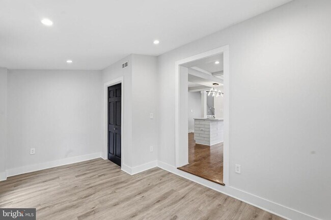 Building Photo - 1204 Trenton Pl SE