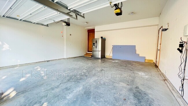 Building Photo - 5131 Milky Way